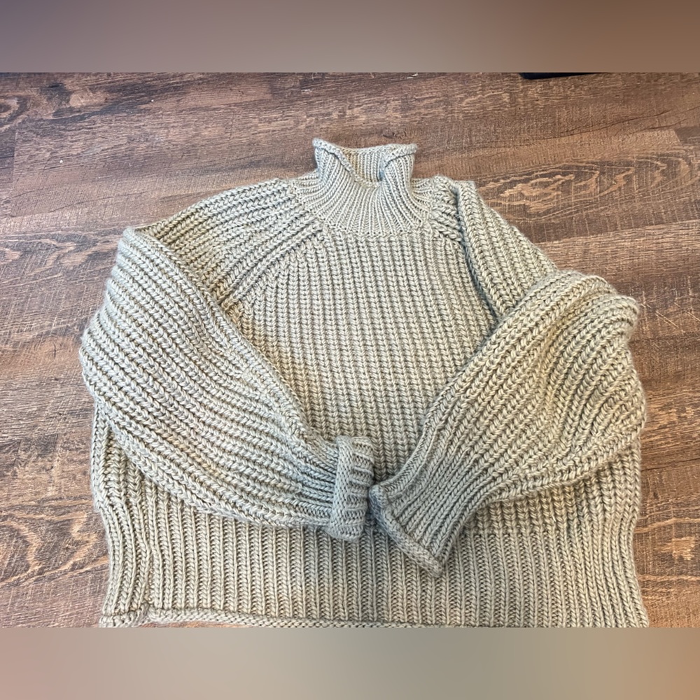 H&M Knit Sweater in Beige